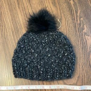 Hand made fur pom pom hat